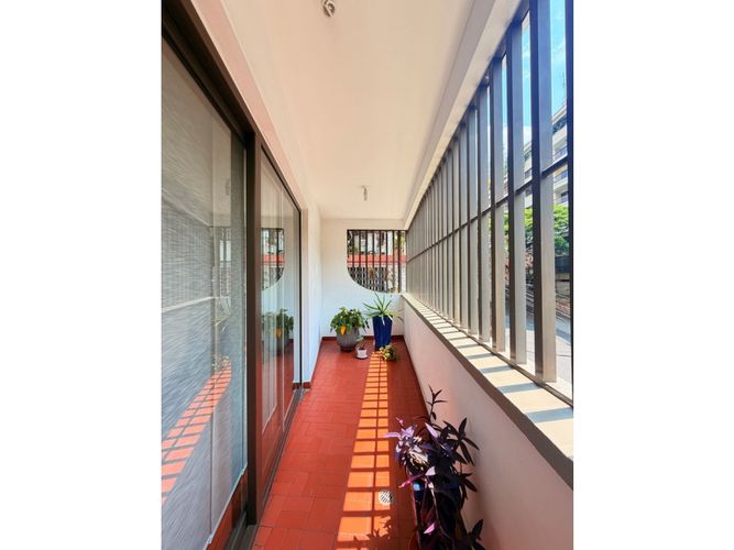 Apartamento de 3 alcobas en venta en Santa Teresita, Cali, 235 m² · foto 2 de 21