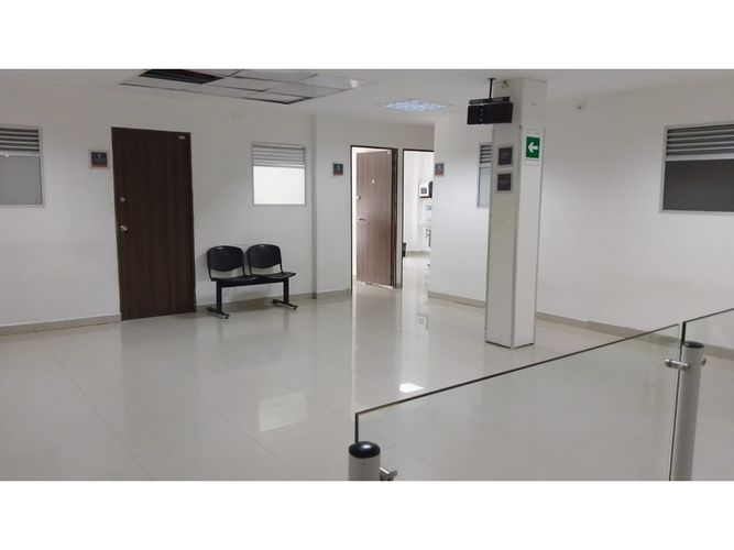 Local en arriendo en Estadio, Medellín, 810 m² · foto 2 de 24