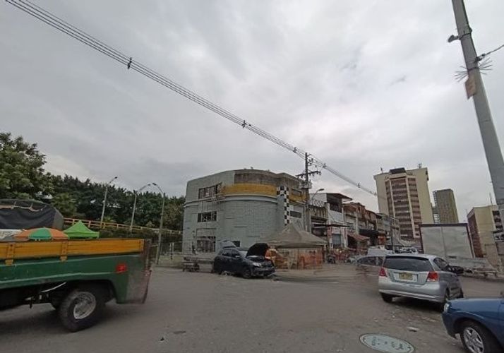 Bodega en arriendo en Perpetuo Socorro, Medellín, 300 m² · foto 2 de 13
