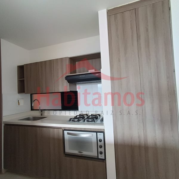 1BR Apartment in Camino Verde (62 m²) - 4