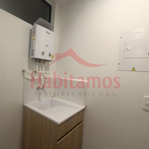 Apartamento de 2 alcobas en arriendo en Loma Del Escobero, Envigado, 66 m² · foto 20 de 21