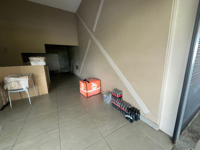 Local en arriendo en Lagos De Iraka, Armenia, 31 m² · foto 3 de 14
