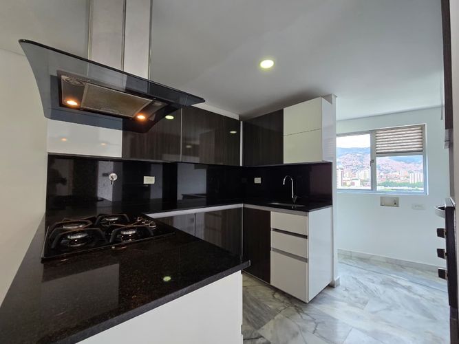 Apartamento de 2 alcobas en venta en Laureles, Medellín, 107 m² · foto 15 de 18