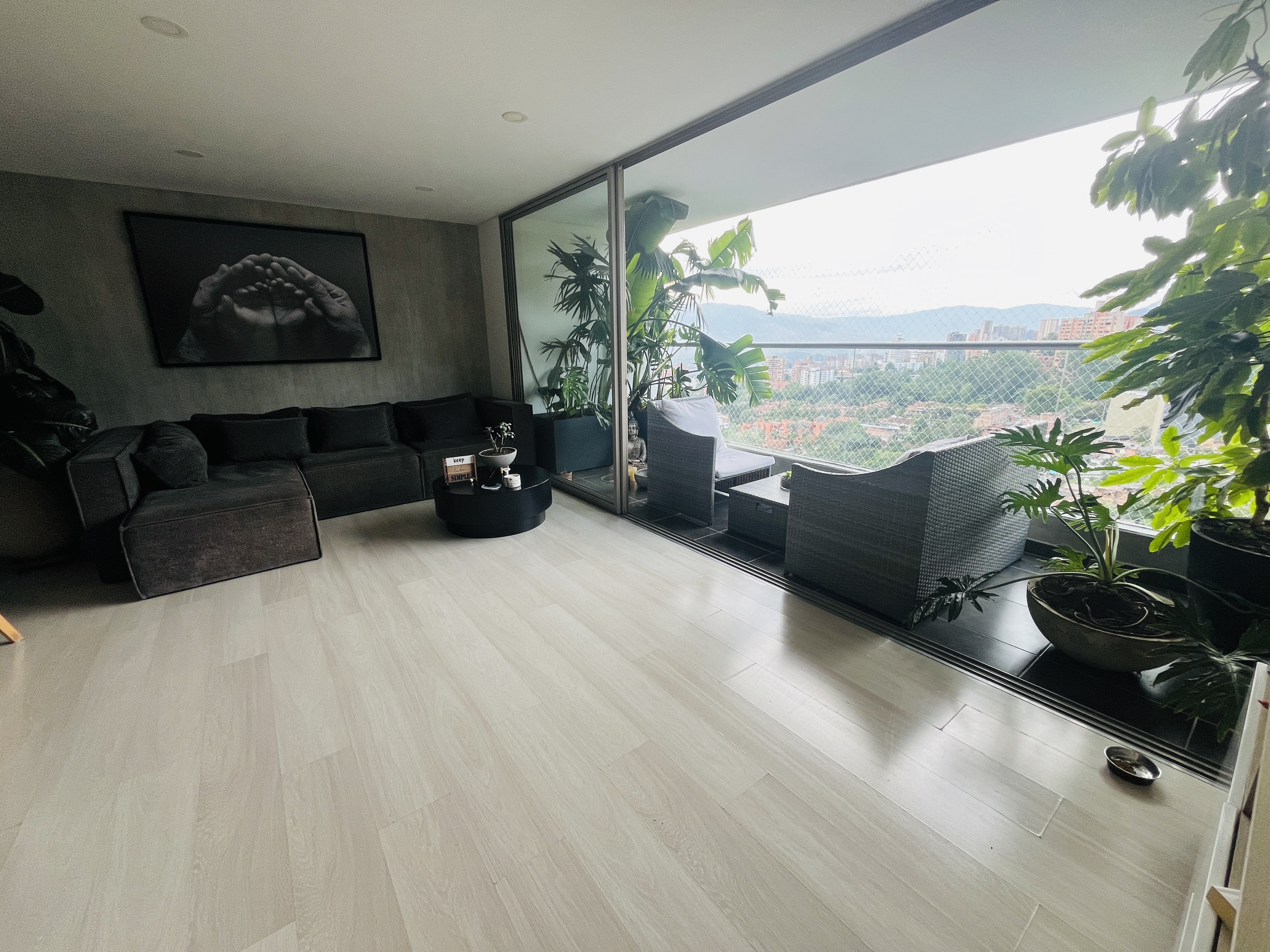 Apartamento en venta en Loma Del Esmeraldal, Envigado · foto 3 de 11