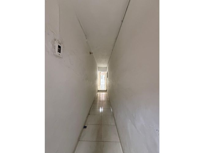 Casa de 10 alcobas en venta en Ricaurte, Bogotá, 370 m² · foto 8 de 24