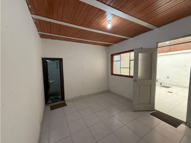 Casa de 10 alcobas en venta en Ricaurte, Bogotá, 370 m² · foto 11 de 24