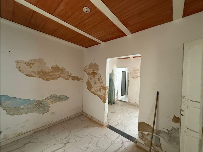 Casa de 10 alcobas en venta en Ricaurte, Bogotá, 370 m² · foto 15 de 24