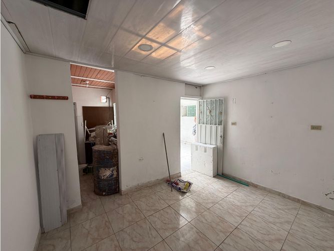 Casa de 10 alcobas en venta en Ricaurte, Bogotá, 370 m² · foto 21 de 24
