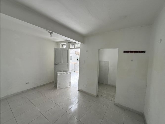 Casa de 10 alcobas en venta en Ricaurte, Bogotá, 370 m² · foto 22 de 24