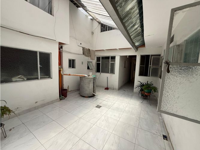 Casa de 10 alcobas en venta en Ricaurte, Bogotá, 370 m² · foto 24 de 24