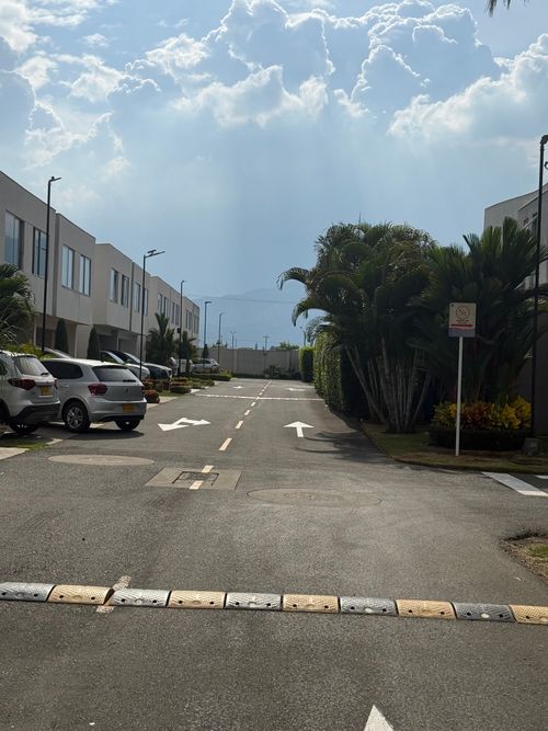 Casa de 3 alcobas en venta en Las Mercedes, Jamundí, 291 m² · foto 2 de 24