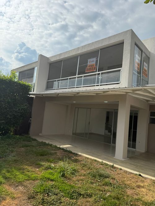 Casa de 3 alcobas en venta en Las Mercedes, Jamundí, 291 m² · foto 5 de 24