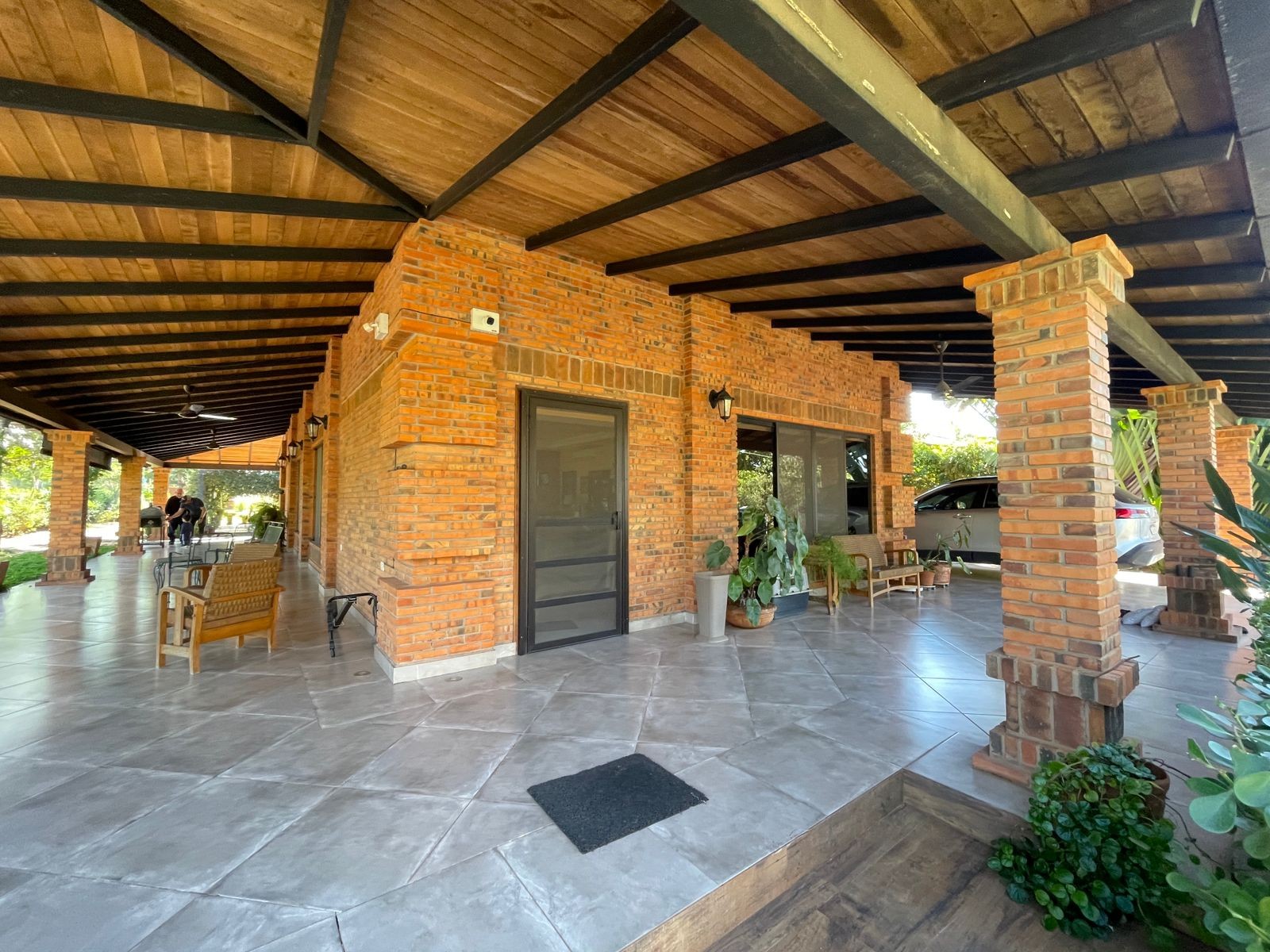 Alquilo Casa Toda en Planta Baja. Surubi'i. Mariano Roque Alonso. — foto 2