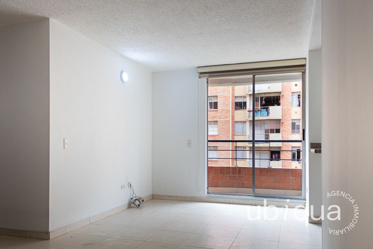 Apartamento de 3 alcobas en venta en Hayuelos, Bogotá, 60 m² · foto 2 de 24