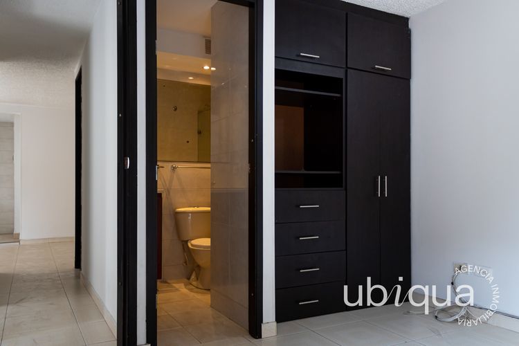 Apartamento de 3 alcobas en venta en Hayuelos, Bogotá, 60 m² · foto 10 de 24