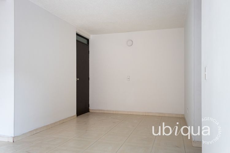 Apartamento de 3 alcobas en venta en Hayuelos, Bogotá, 60 m² · foto 3 de 24