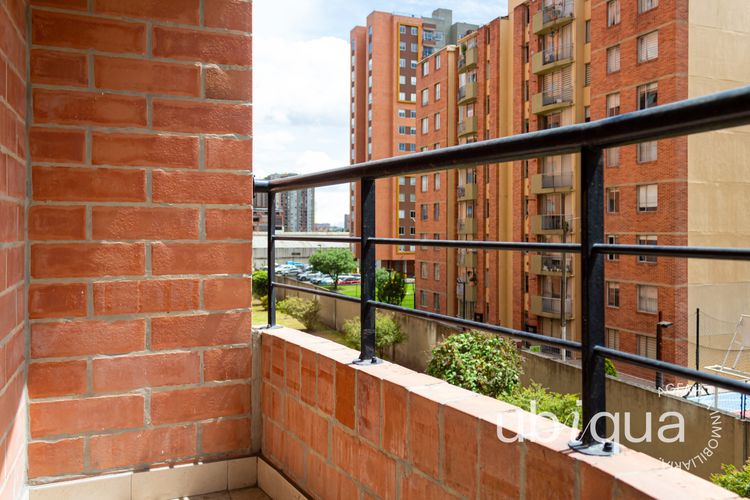 Apartamento de 3 alcobas en venta en Hayuelos, Bogotá, 60 m² · foto 4 de 24
