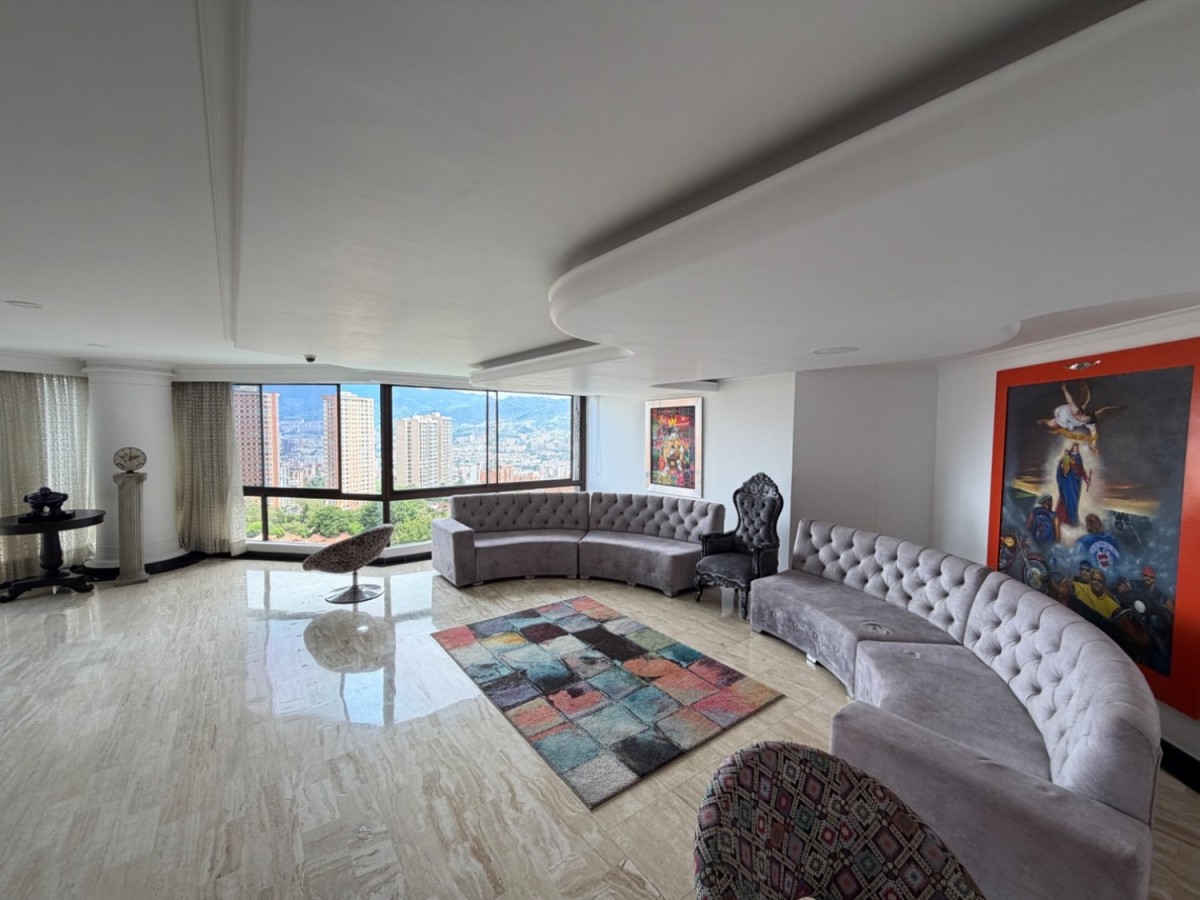 Apartamento en arriendo en El Poblado, Medellín · foto 3 de 24