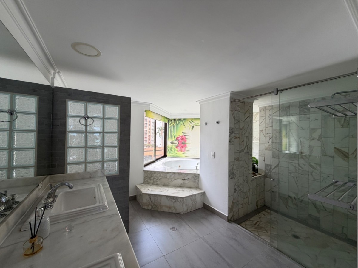 Apartamento en arriendo en El Poblado, Medellín · foto 18 de 24
