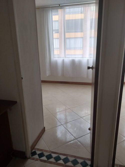 Apartamento de 3 alcobas en venta en Mallorca, Bogotá, 64 m² · foto 7 de 15