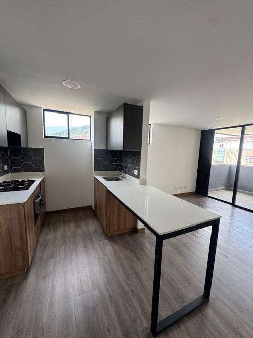 Apartamento de 2 alcobas en venta en Mayorca, Sabaneta, 76 m² · foto 2 de 12