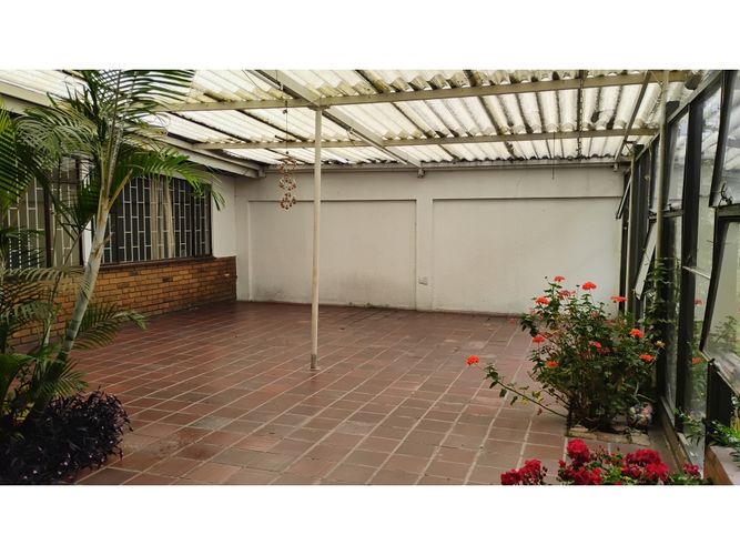 Casa de 3 alcobas en arriendo en El Contador, Bogotá, 489 m² · foto 22 de 24