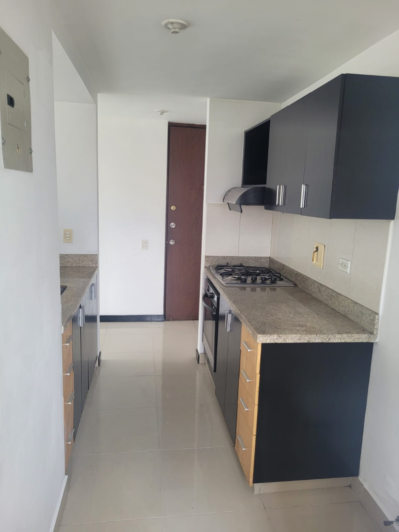 Apartamento en venta en Loma de los bernal, Medellín 2