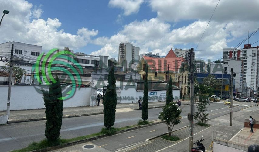 Casa de 8 alcobas en venta en La Aurora, Bucaramanga, 555 m² · foto 9 de 24