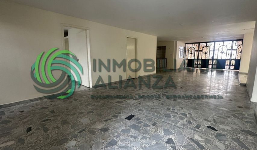 Casa de 8 alcobas en venta en La Aurora, Bucaramanga, 555 m² · foto 10 de 24