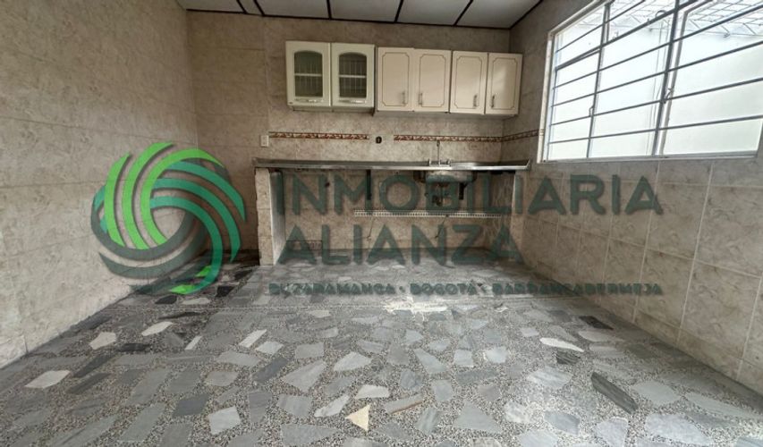 Casa de 8 alcobas en venta en La Aurora, Bucaramanga, 555 m² · foto 12 de 24