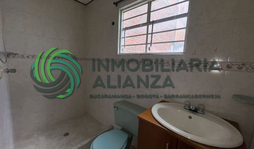 Casa de 8 alcobas en venta en La Aurora, Bucaramanga, 555 m² · foto 14 de 24