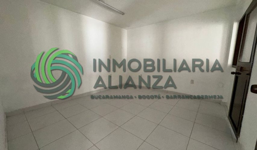 Casa de 8 alcobas en venta en La Aurora, Bucaramanga, 555 m² · foto 15 de 24