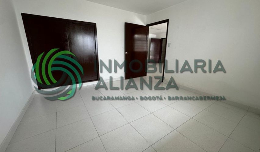 Casa de 8 alcobas en venta en La Aurora, Bucaramanga, 555 m² · foto 16 de 24