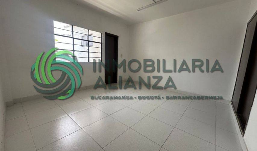 Casa de 8 alcobas en venta en La Aurora, Bucaramanga, 555 m² · foto 17 de 24