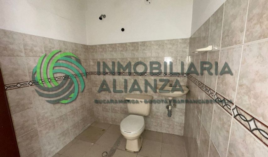 Casa de 8 alcobas en venta en La Aurora, Bucaramanga, 555 m² · foto 19 de 24