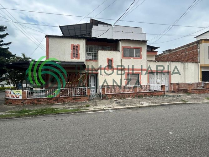 Casa de 7 alcobas en venta en La Victoria, Bucaramanga, 221 m² · foto 2 de 24
