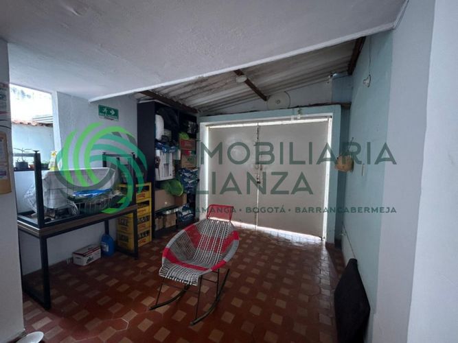 Casa de 7 alcobas en venta en La Victoria, Bucaramanga, 221 m² · foto 5 de 24