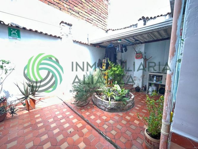 Casa de 7 alcobas en venta en La Victoria, Bucaramanga, 221 m² · foto 9 de 24