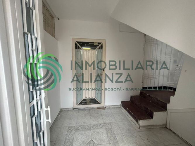 Casa de 7 alcobas en venta en La Victoria, Bucaramanga, 221 m² · foto 10 de 24