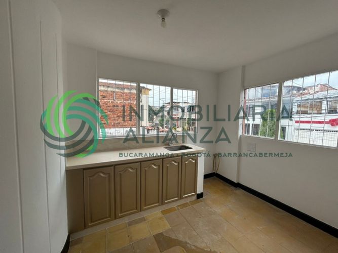 Casa de 7 alcobas en venta en La Victoria, Bucaramanga, 221 m² · foto 12 de 24