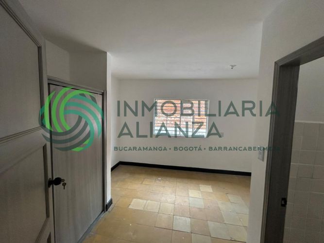 Casa de 7 alcobas en venta en La Victoria, Bucaramanga, 221 m² · foto 19 de 24