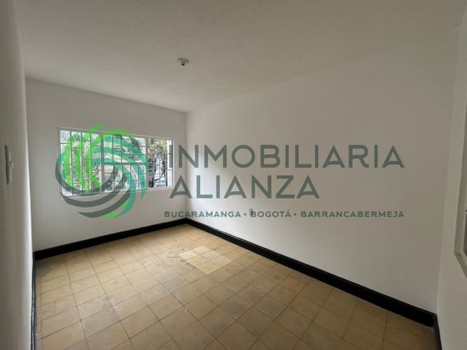 Casa de 7 alcobas en venta en La Victoria, Bucaramanga, 221 m² · foto 20 de 24