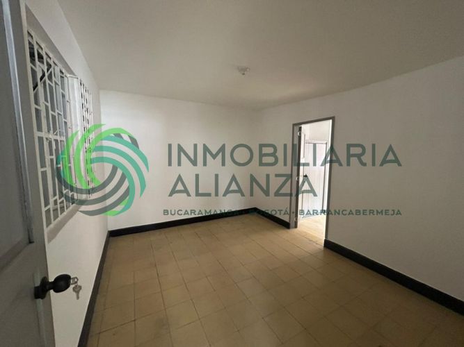 Casa de 7 alcobas en venta en La Victoria, Bucaramanga, 221 m² · foto 21 de 24