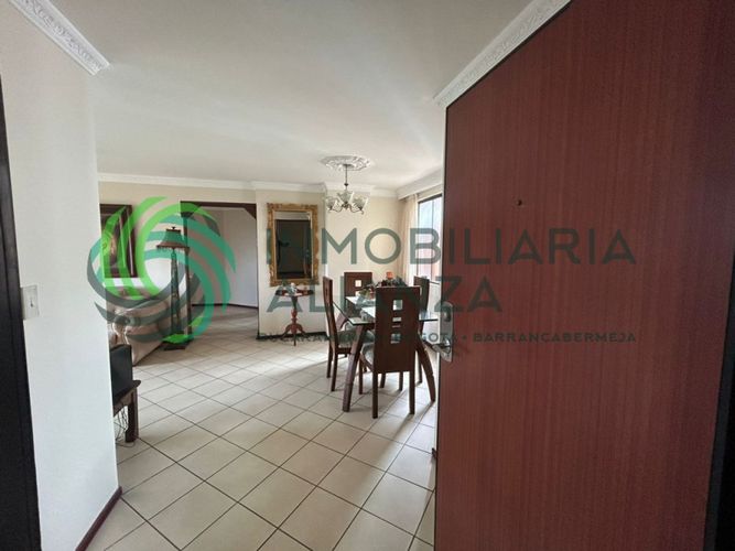 Apartamento de 3 alcobas en venta en La Floresta, Bucaramanga, 88 m² · foto 2 de 24
