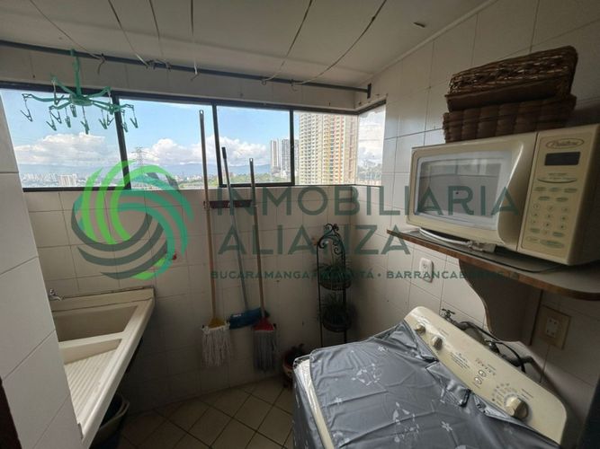 Apartamento de 3 alcobas en venta en La Floresta, Bucaramanga, 88 m² · foto 11 de 24