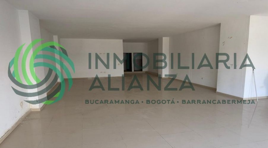 Local en venta en Universidad, Bucaramanga, 80 m² · foto 2 de 8