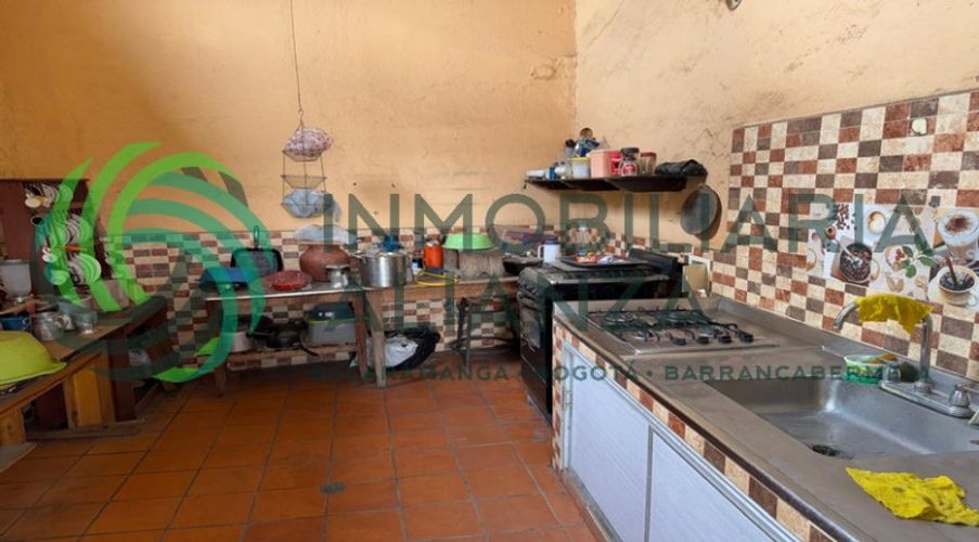 Casa de 5 alcobas en venta en Centro, Girón, 141 m² · foto 4 de 16