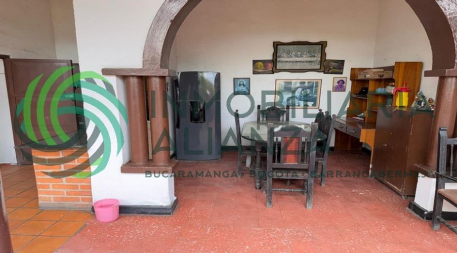 Casa de 5 alcobas en venta en Centro, Girón, 141 m² · foto 6 de 16