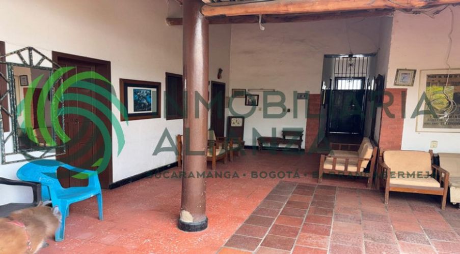 Casa de 5 alcobas en venta en Centro, Girón, 141 m² · foto 7 de 16