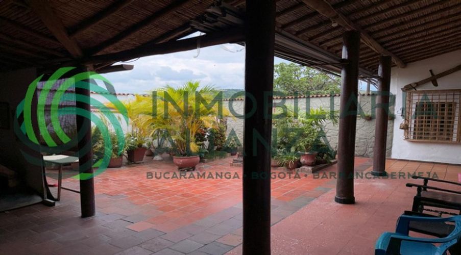 Casa de 5 alcobas en venta en Centro, Girón, 141 m² · foto 9 de 16
